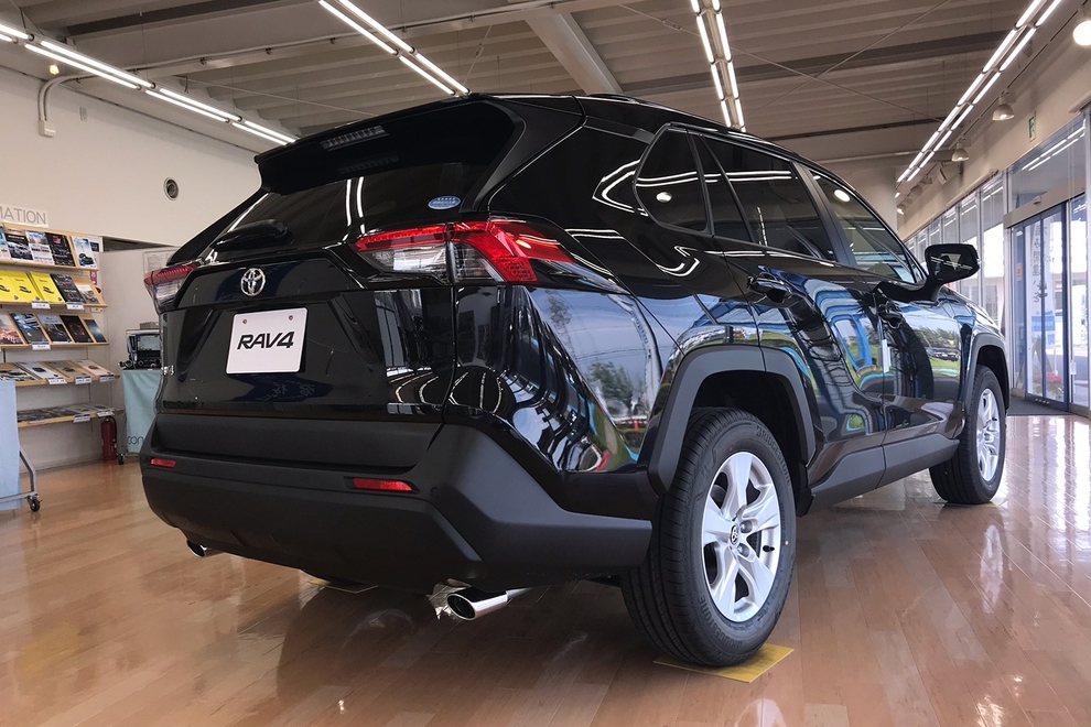 袖ケ浦店_展示車(RAV4)後姿