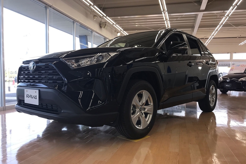袖ケ浦店_展示車(RAV4)前姿