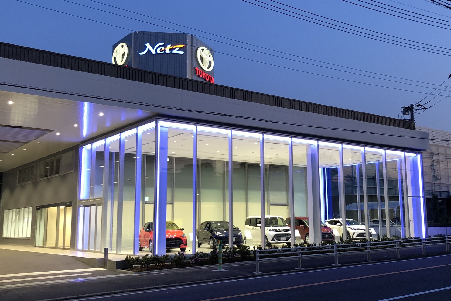 八千代店_リニューアル外観夜2