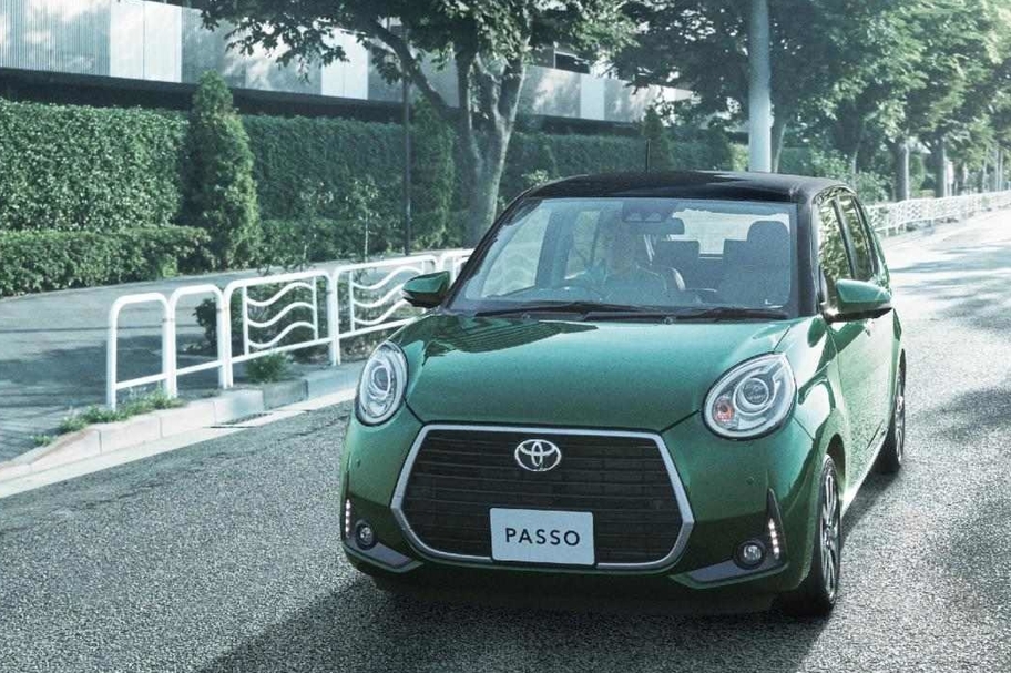 Photo(左) :MODA“G package”(2WD)