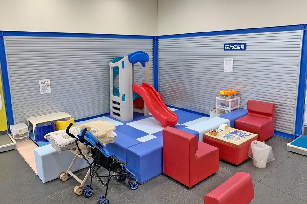 八日市場_キッズコーナー