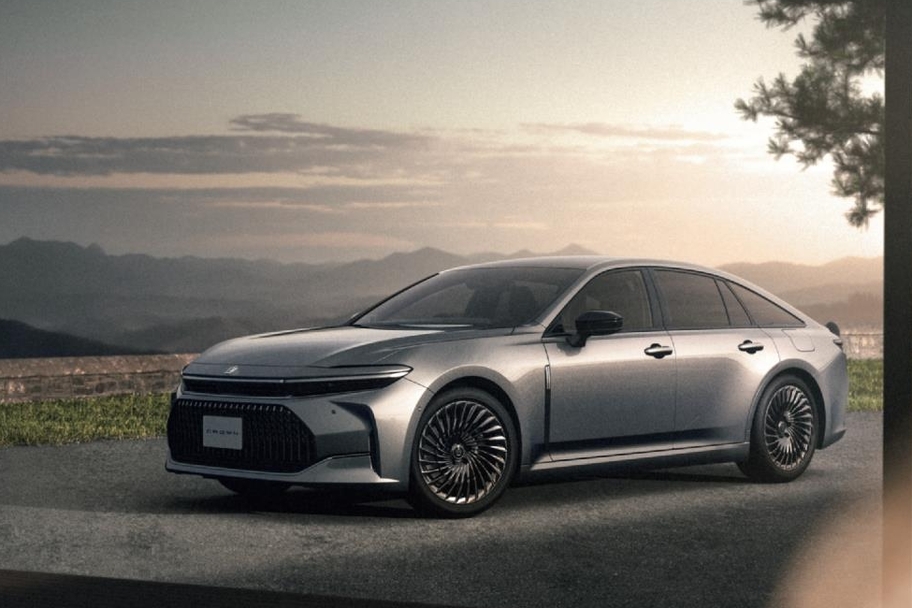 【モデル入り素材】Z（ハイブリッド車）