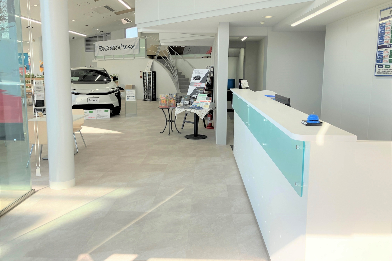 市原国分寺台,店内,クルマ,toyota,netz,千葉,ディーラー,ネッツトヨタ千葉