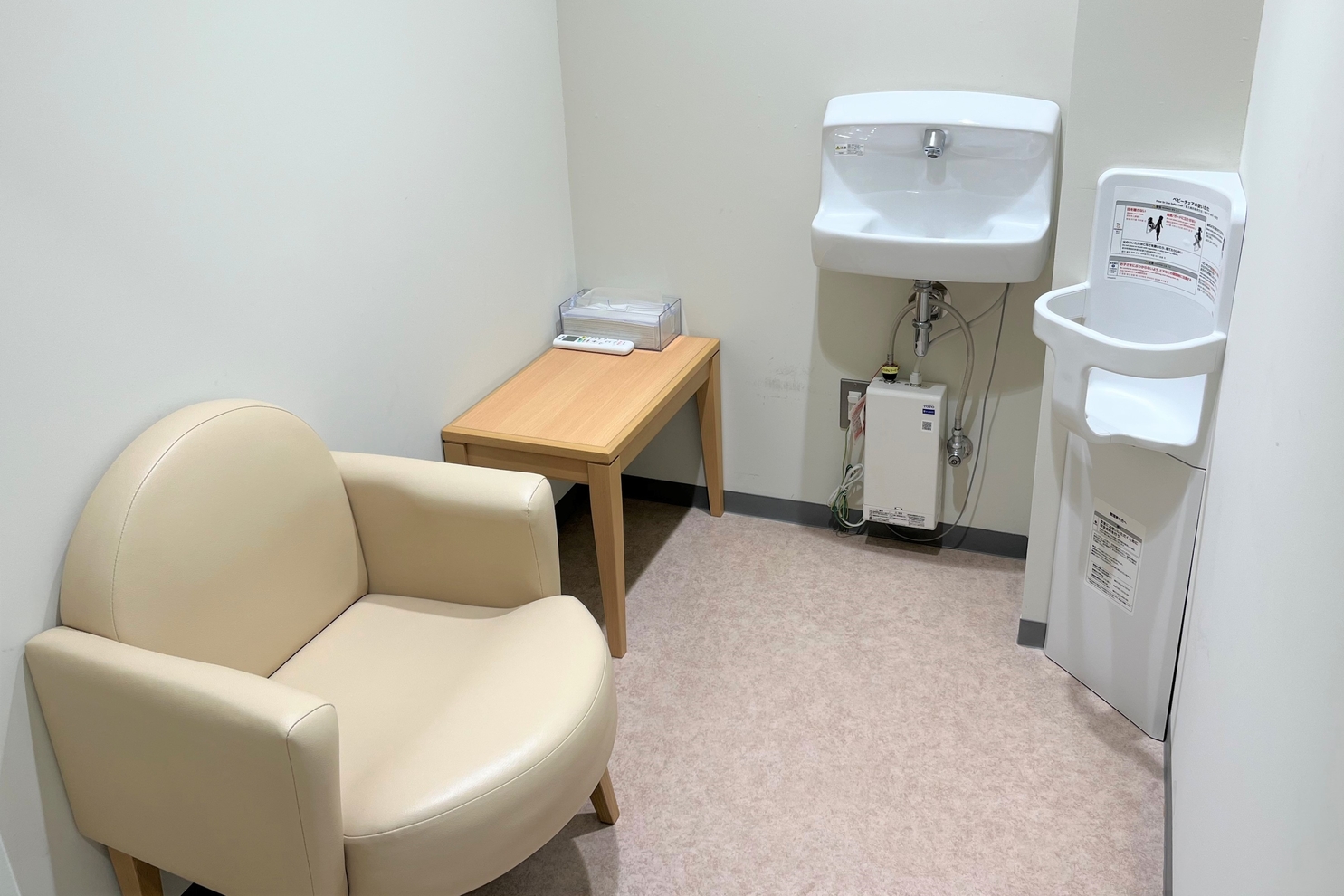 市川大野,店内,授乳室,ショールーム,toyota,トヨタ,ディーラー,店舗,車,クルマ,netz,千葉,ネッツ千葉