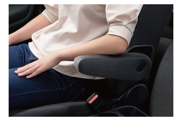 toyota,トヨタ,ディーラー,クルマ,netz,千葉,用品,商品,アームレスト,オプション,ヤリス,yaris